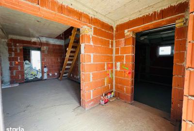 Casă cu 5 camere cu Teren 743 Mp în Oșorhei - 3