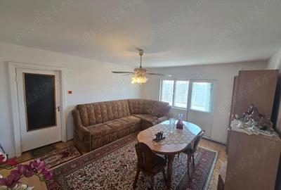 Apartament cu 3 camere semidecomandat în Micro 16 - 3