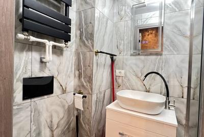 Apartament cu 2 camere, semidecomandat, 34 mp, zona Micro 3 Apartament cu 2 camere, semidecomandat, 34 mp, zona Micro 3 - 9