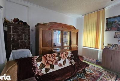 Casă cu 4 camere în Sânpetru - 3
