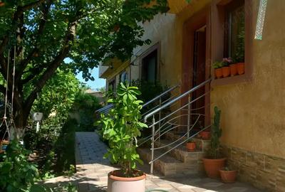 Casa deosebita cu etaj, 4 dormitoare, curte, garaj, beci, utilitati