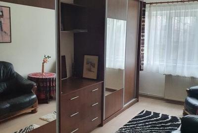 Apartament cu 3 camere semidecomandat în Gojdu - 3