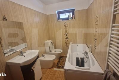 Casă cu 4 camere în Central