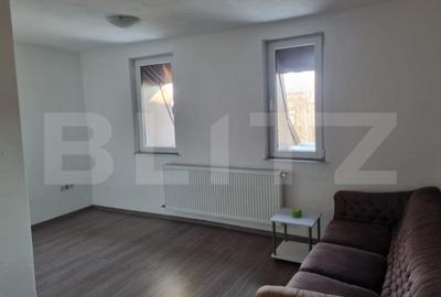Apartament cu 3 camere semidecomandat în Central - 9