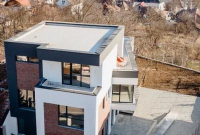 Casa cuplata 265 mp -PANORAMA- Dambul Rotund-
