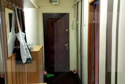 Apartament 3 camere, 57 mp, zona Dambovita - 1