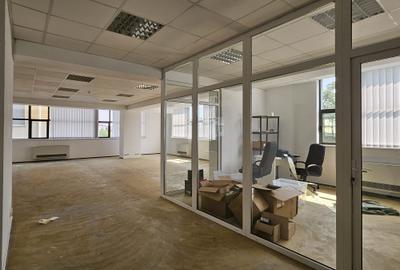 Birou - open space - Expozitiei - 3