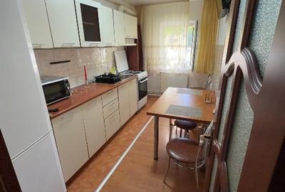 Apartament cu 2 camere decomandat, mobilat în Tractorul - 7