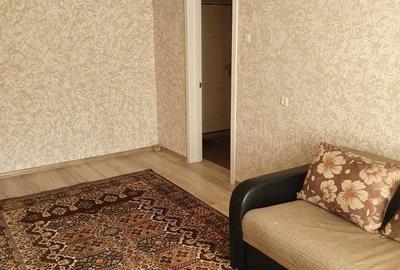 Apartament cu 2 camere semidecomandat în Tei