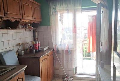 Apartament cu 3 camere decomandat în Carpați 2 - 3