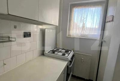 Garsoniera decomandata, balcon, zona Centrala - 4