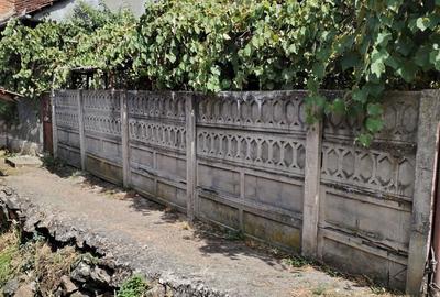 Vand casa in Com. Zam,Hunedoara, central. Pre? 25.500 negociabil - 2