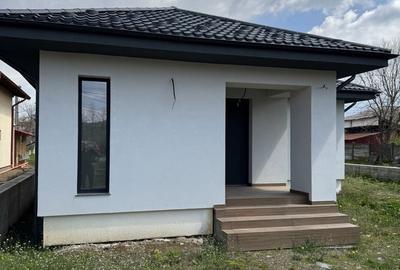 Casă cu 3 camere în Central - 1