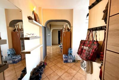Apartament cu 4 camere semidecomandat, mobilat în Crângași - 14