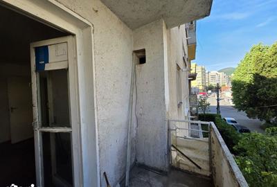 Apartament cu 3 camere decomandat în Piața Centrală - 3