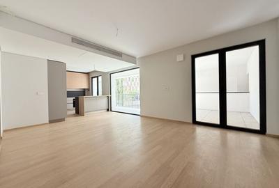 Apartament cu 3 camere semidecomandat, mobilat în Universitate