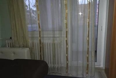 Apartament 2 Camere,Titan,Metrou 1 Decembrie 1918,Bloc 1985, Decomandat,2 balcoa - 2