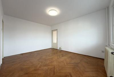 Apartament cu 3 camere semidecomandat în Punctele Cardinale - 2