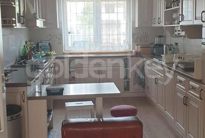 Casă cu 8 camere cu Teren 200 Mp în Central - 14