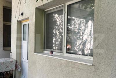 Casa cu curte comuna 2 ap. separate, zona Pia?a Abato - 2