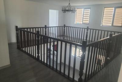 Casă cu 6 camere în Central - 9