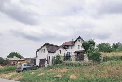 Casă cu 4 camere cu Teren 500 Mp în Bogonos - 10