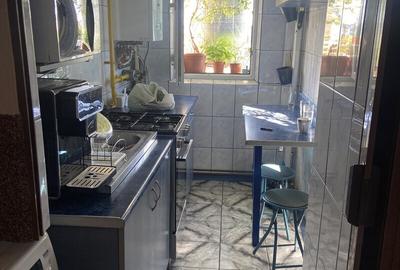 Apartament cu 2 camere decomandat, mobilat în Berceni