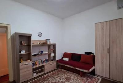 Casă cu 5 camere cu Teren 159 Mp în Tineretului