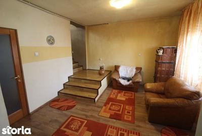 Casă cu 4 camere cu Teren 350 Mp în Central - 2