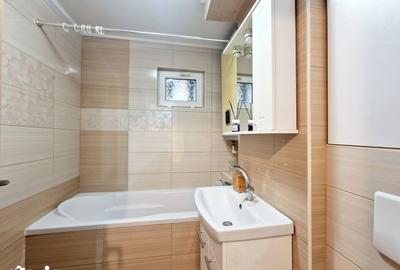 Apartament cu 3 camere decomandat, mobilat în Central - 1