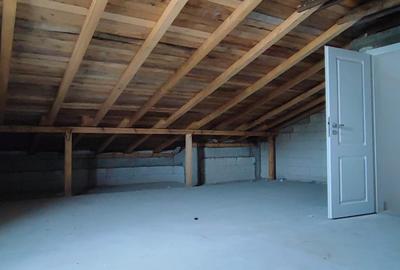 Duplex cu 4 camere cu Canalizare în Prelungirea Ghencea - 32