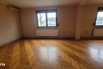 Casă cu 4 camere cu Teren 2001 Mp în Central - 10