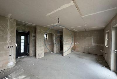 Casă cu 4 camere cu Teren 500 Mp în Unirea - 9