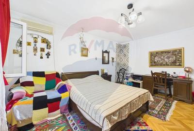 Apartament cu 4 camere semidecomandat, mobilat în 13 Septembrie - 19