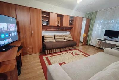 Garsonieră decomandată în Nicolina