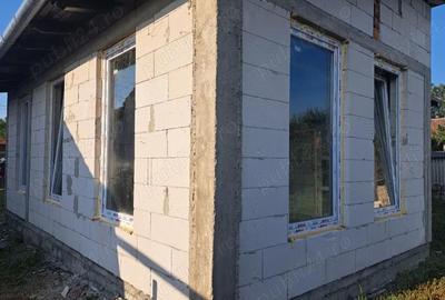 Casă cu 3 camere cu Teren 540 Mp în Central - 2