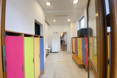 Spatiu de joaca interior + zona de socializare pentru parinti si bunici Spatiu de joaca interior + zona de socializare pentru parinti si bunici - 9