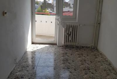 Unirii Metrou Parc, Universitate,BLOC  1995,Decomandat ,PARCHET MASIV - 2