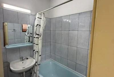 Garsonieră decomandată, mobilată în Iris