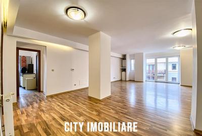 Apartament cu 3 camere semidecomandat, mobilat în Borhanci