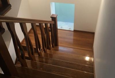 Casă individuală cu 5 camere cu Canalizare în Central - 6
