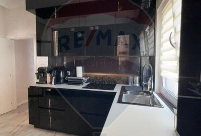 Apartament cu 4 camere decomandat, mobilat în Calea București - 19