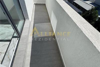 Penthouse cu 3 camere decomandat în Apărătorii Patriei - 13