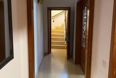 Casă individuală cu 7 camere cu Canalizare în Ultracentral - 7