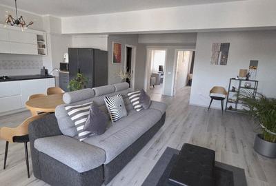 Apartament cu 4 camere decomandat în Central - 2