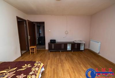 ID 377 Apartament 3 camere de inchiriat *Str Victoriei - 12