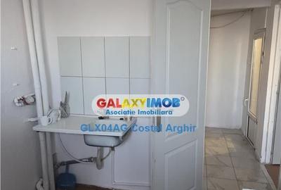 Vindem garsoniera in zona Razboieni-biserica , etaj 2, decom - 9