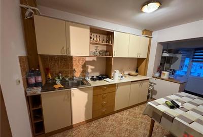 Apartament cu 3 camere decomandat, mobilat în Central - 2