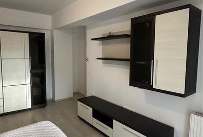 Apartament cu 2 camere decomandat în Tractorul - 8