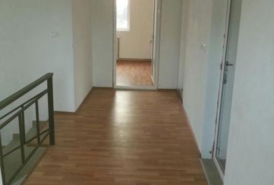 Casă cu 4 camere cu Teren 2000 Mp în Văleni - 1